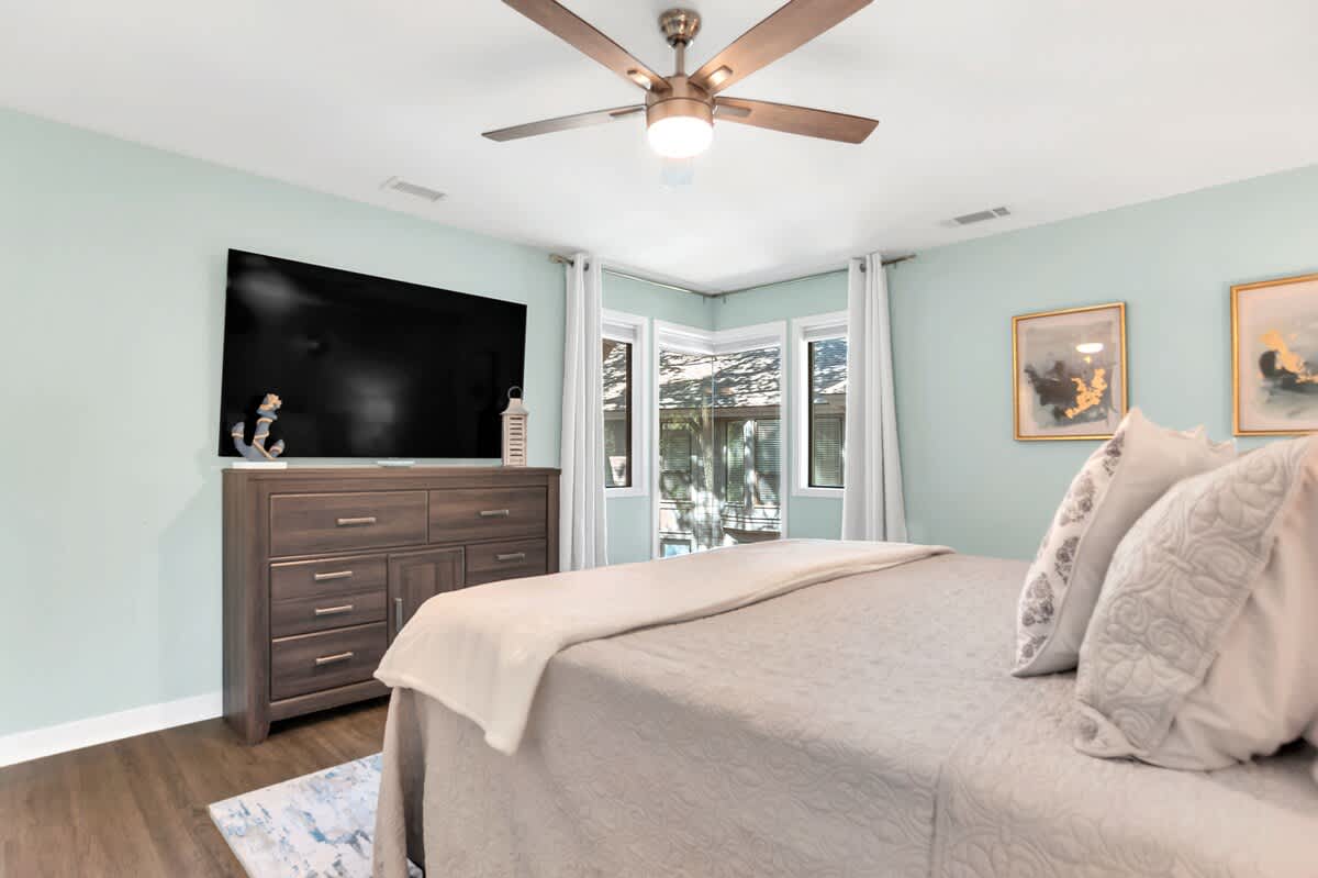 Primary Suite with King Bed and En-Suite Bathroom