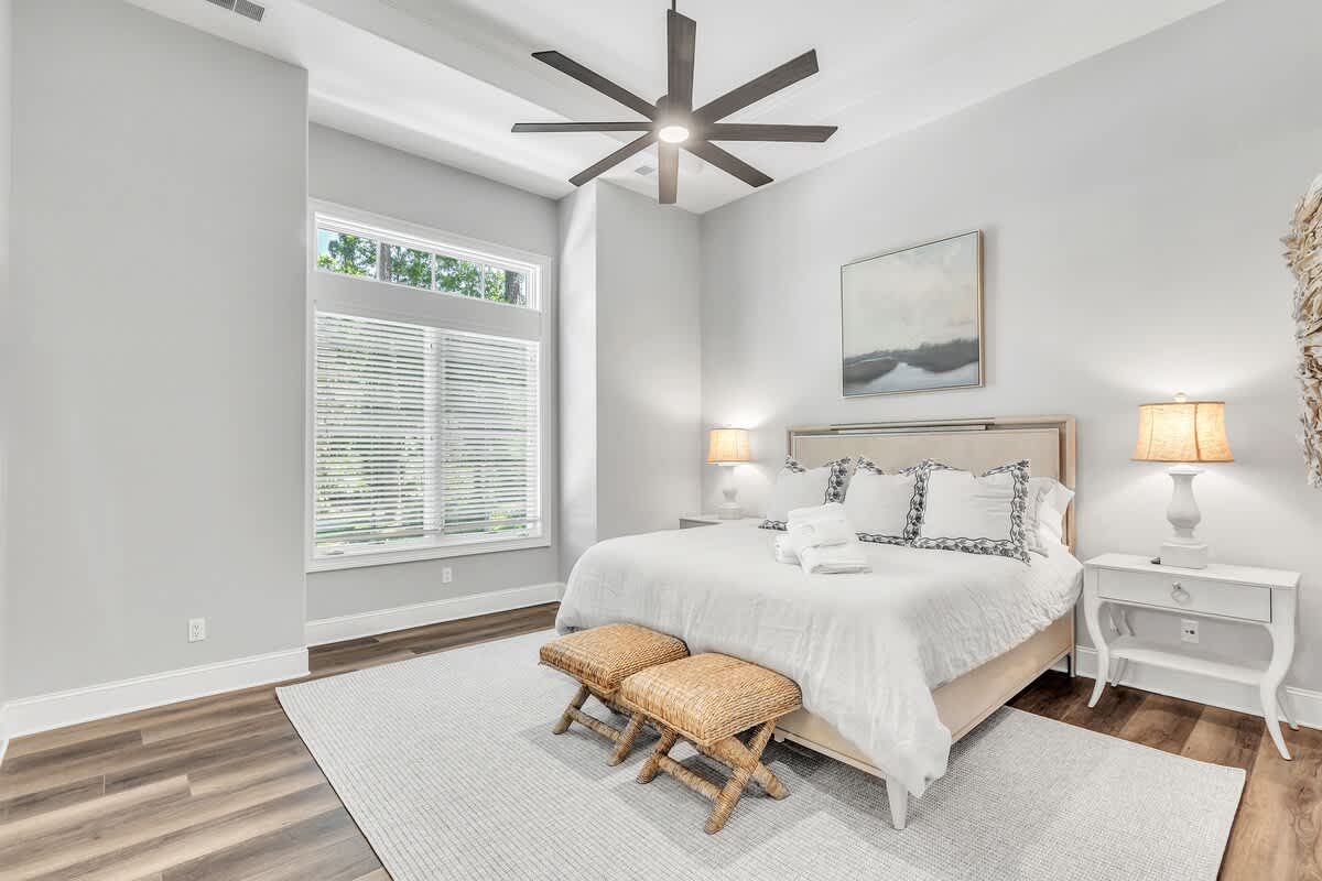 Bedroom with King Bed and En-Suite Bathroom