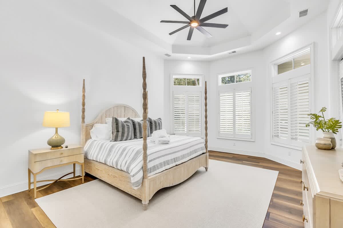 Primary Suite with King Bed and En-Suite Bathroom