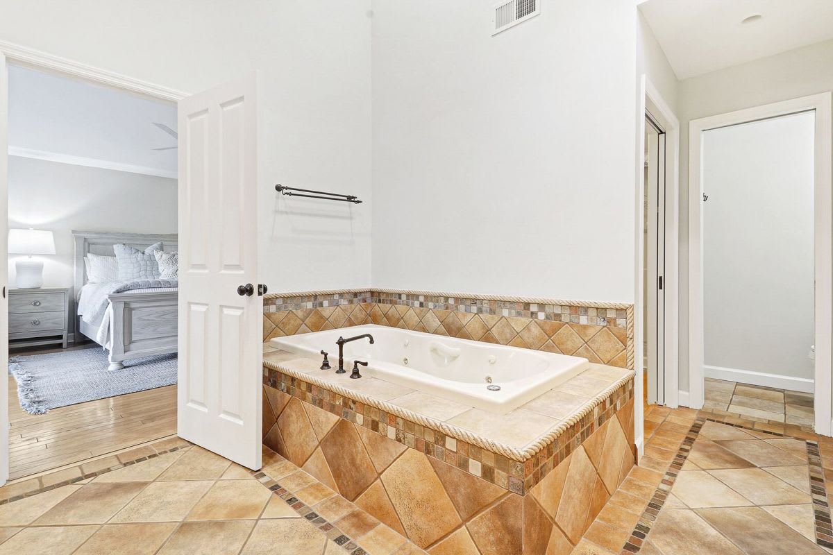 En Suite Bathroom