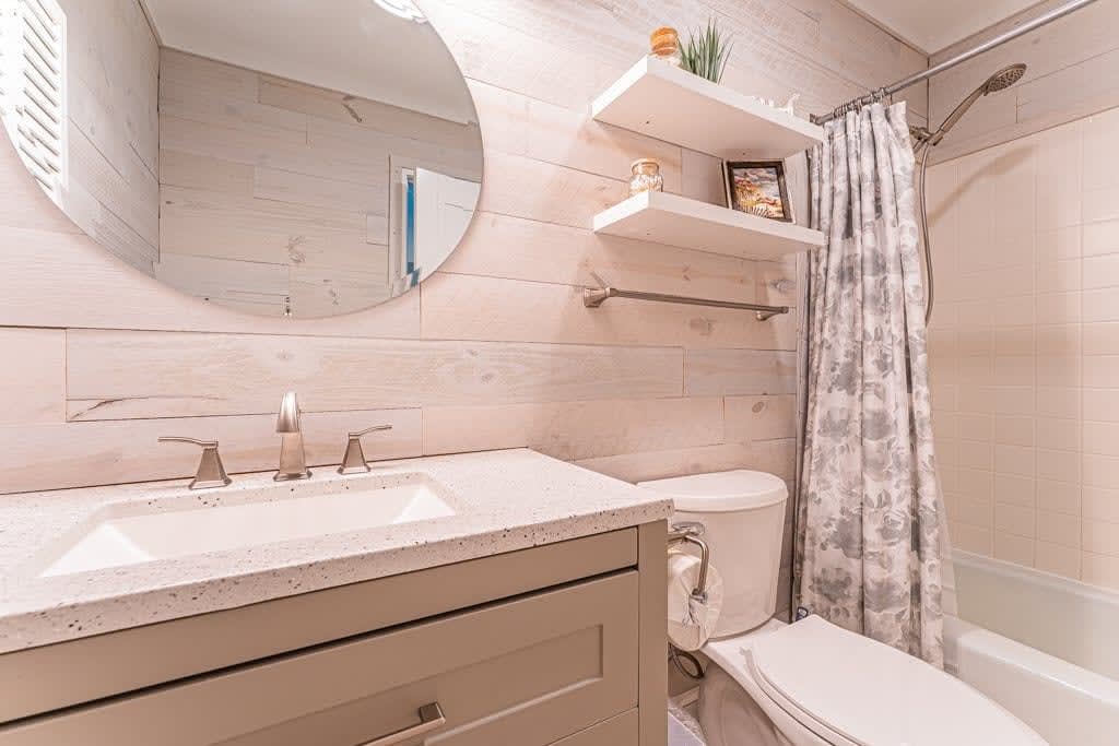 En Suite Bathroom