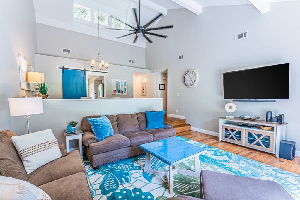 2373 Racquet Club