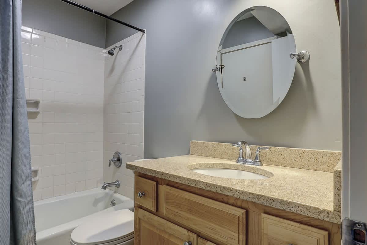 Full Bathroom