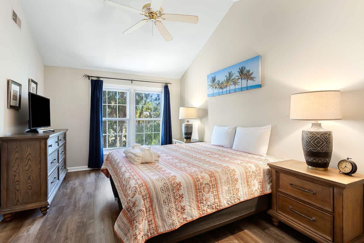 Primary Suite with King Bed and En-Suite Bathroom