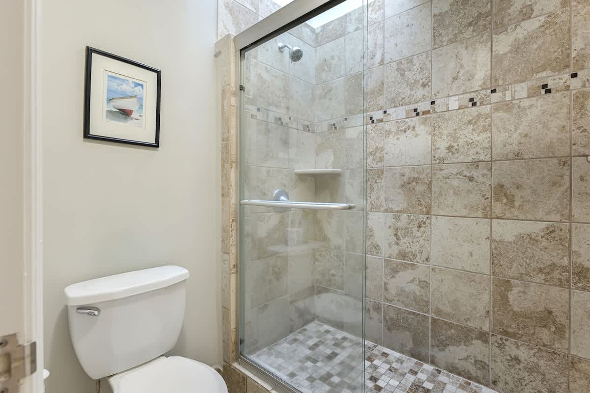 Primary En-Suite Bathroom