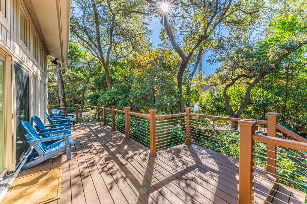 Large Private Porch!