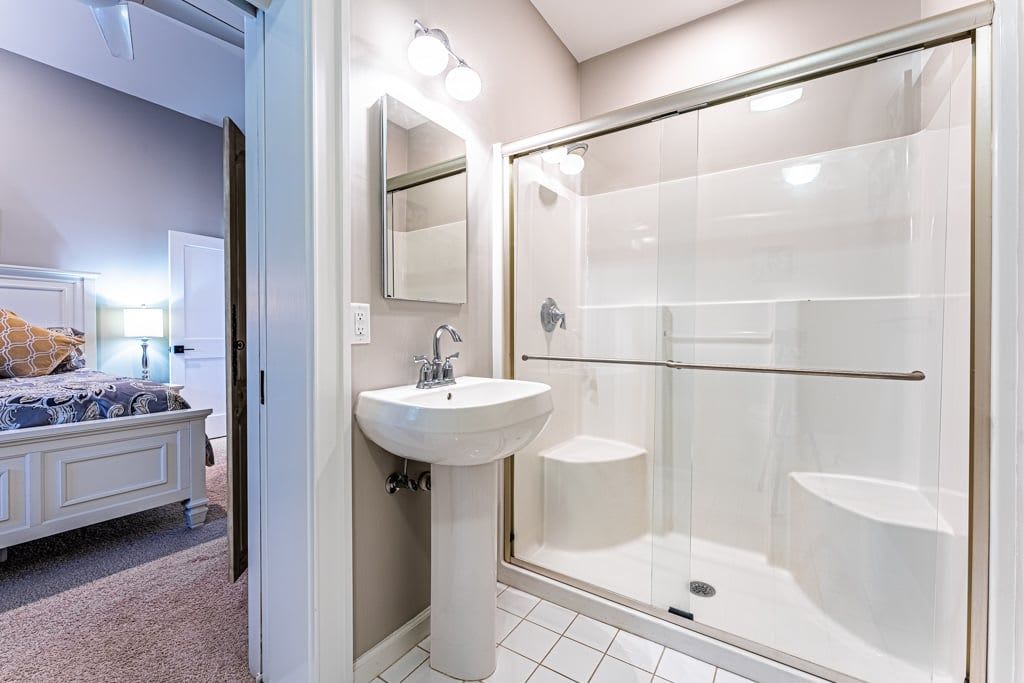 Full Bathroom
