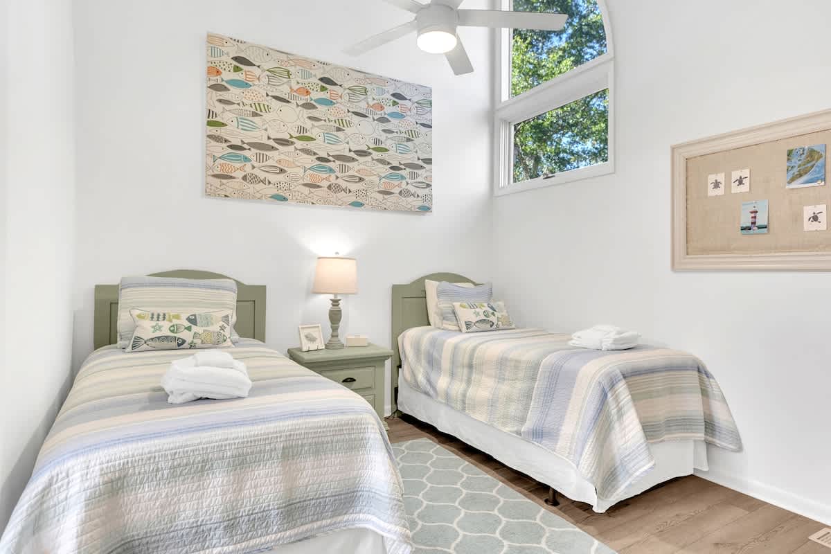 Guest Bedroom with Twin Beds