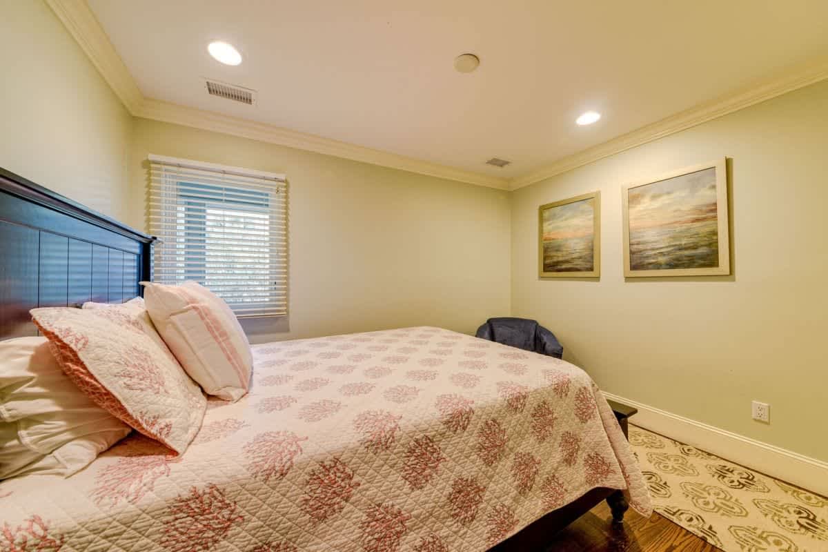2nd Floor Guest Bedroom with Queen Bed
