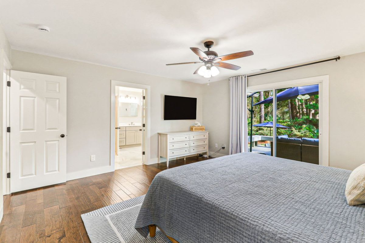 Primary Suite with King Bed and En-Suite Bathroom