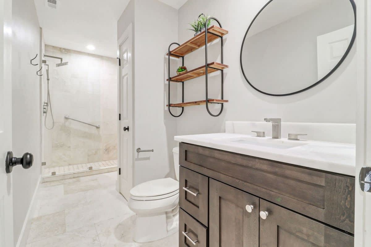 Full Bathroom