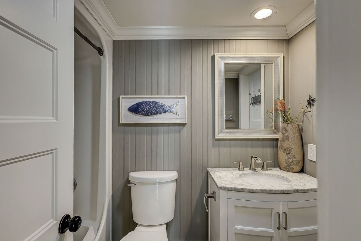Full Bathroom