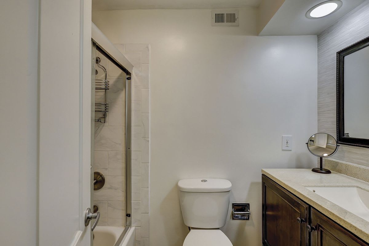 Full Bathroom