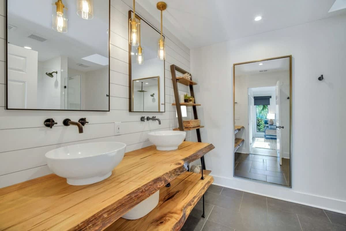 En Suite Bathroom