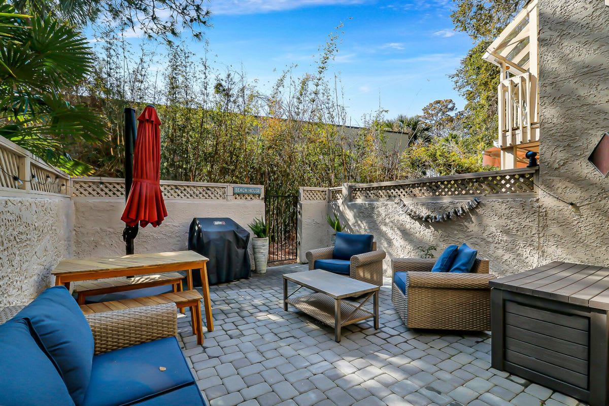 Private Patio with Grill