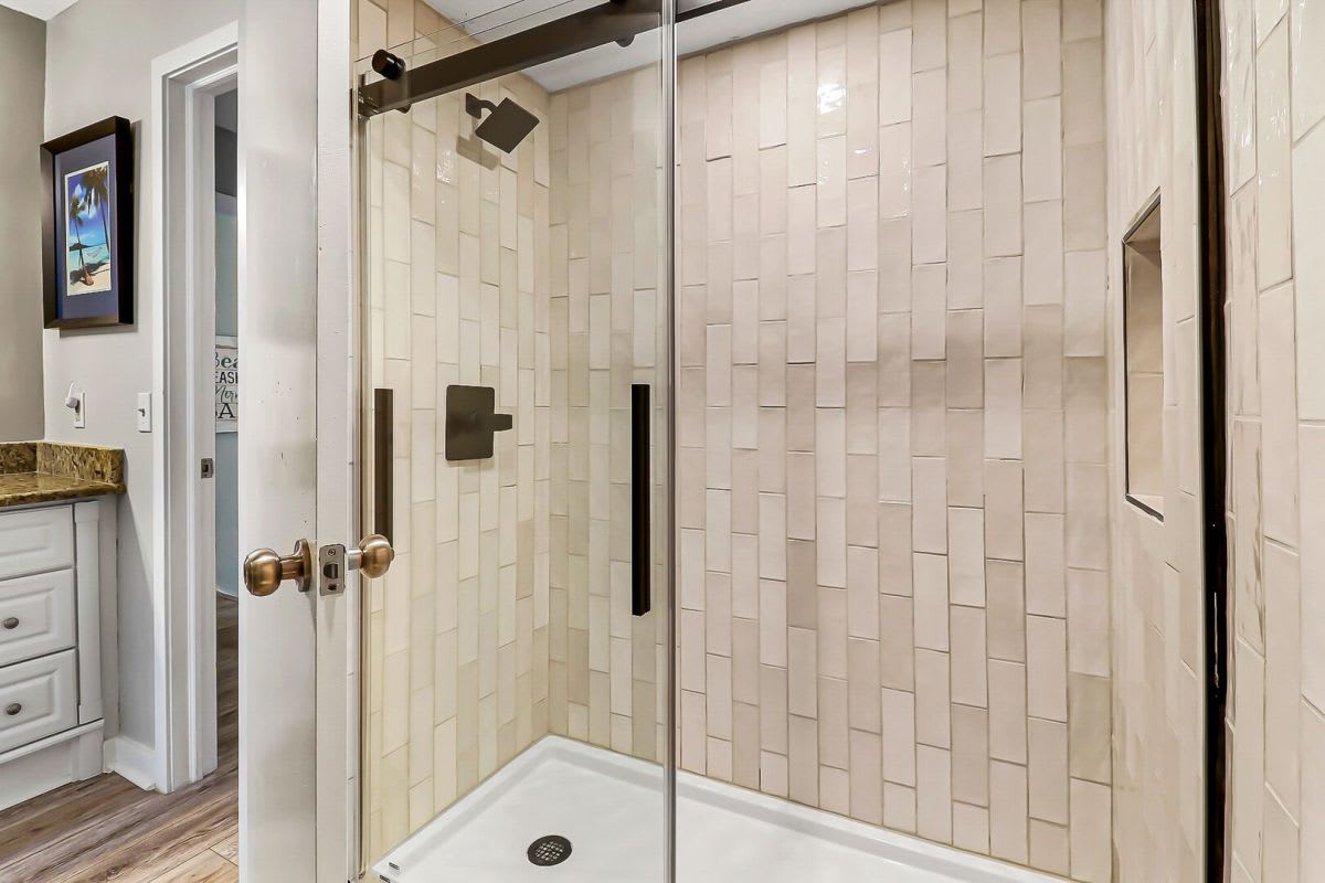 Primary En-Suite Bathroom