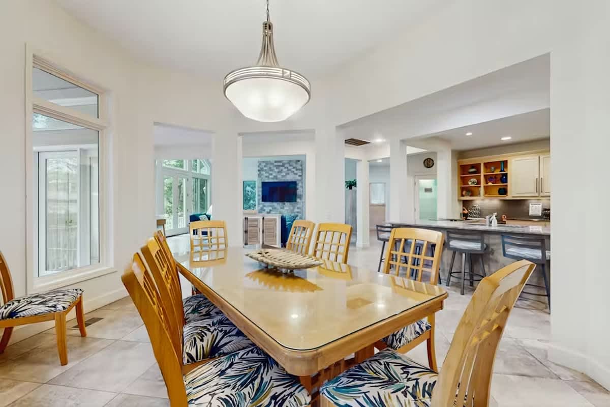 1 Sutherland Court 6
