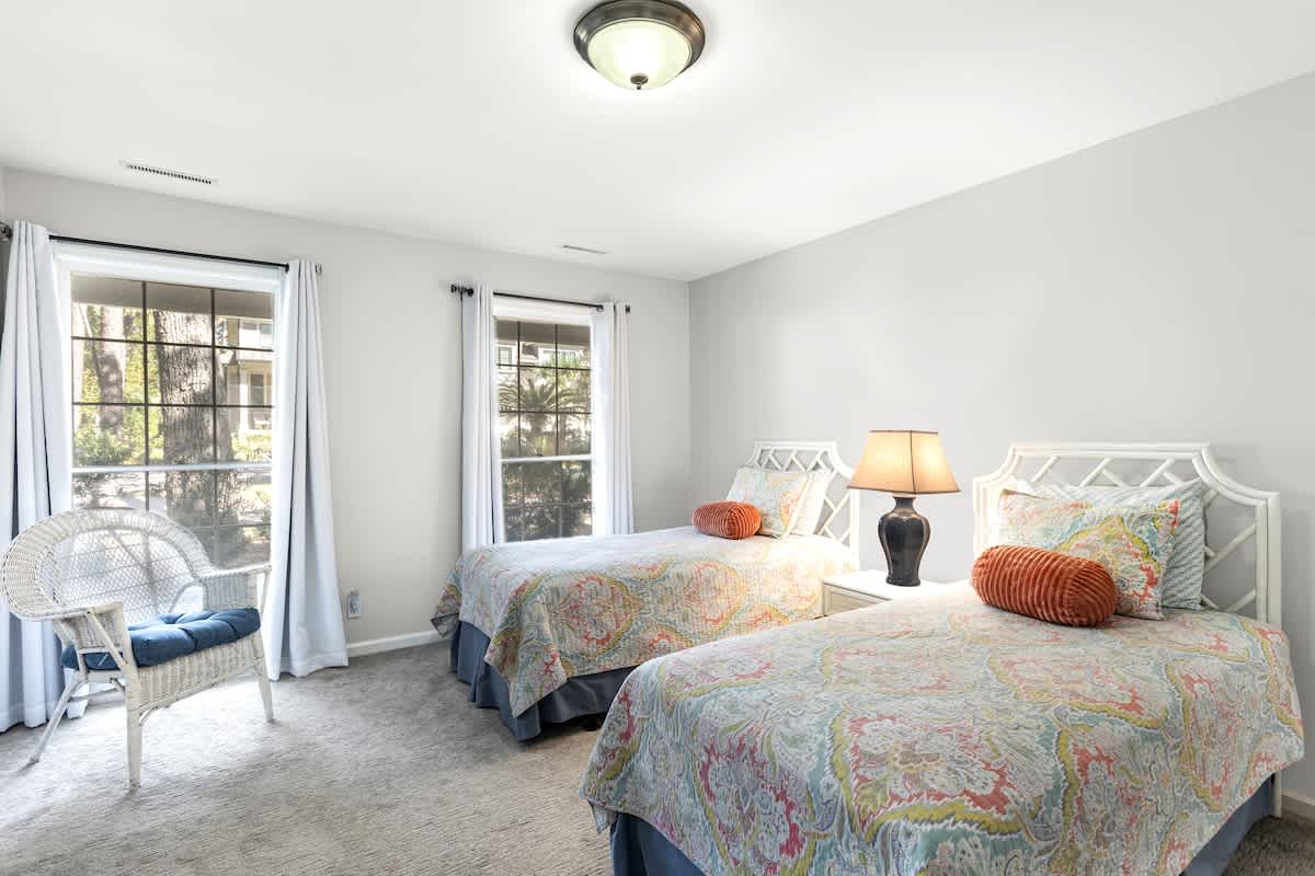 Guest Bedroom with Twin Beds