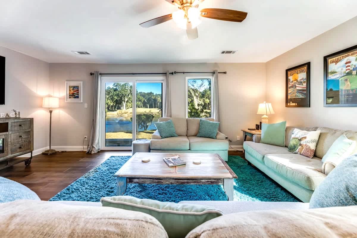 707 Queen's Grant 9