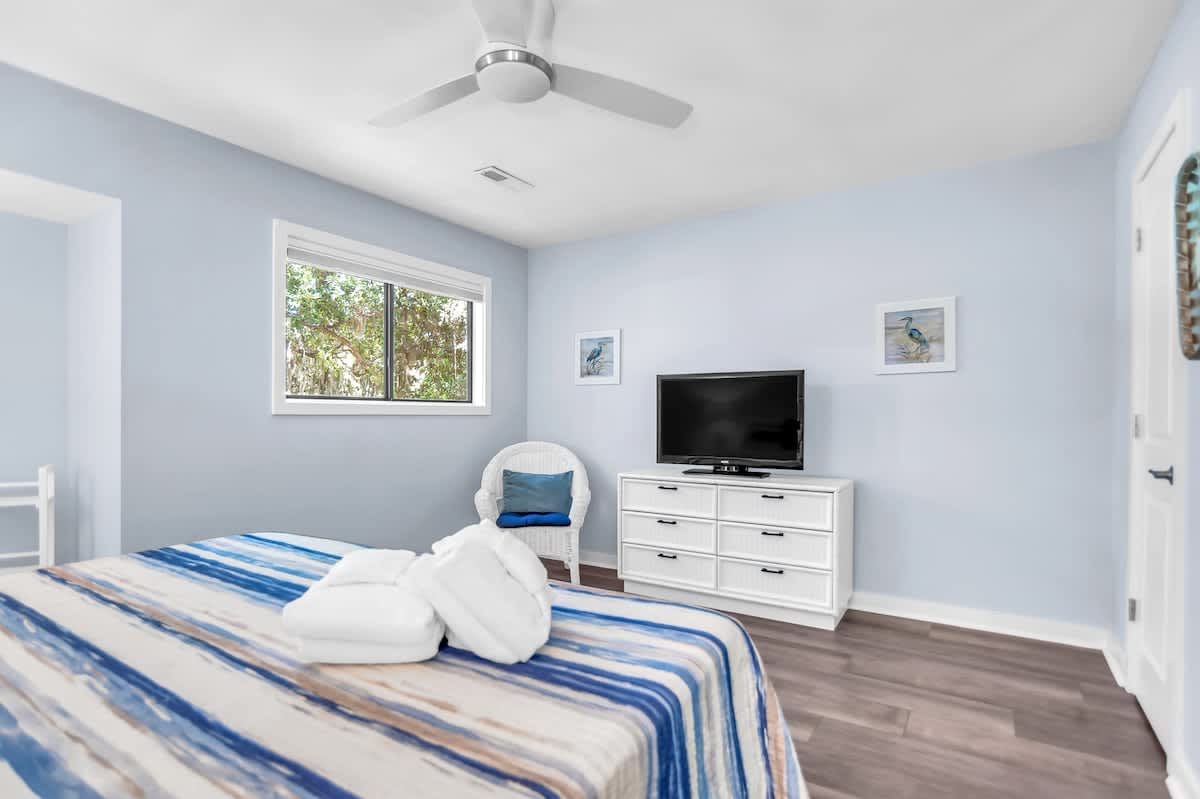 Primary Suite with King Bed and En-Suite Bathroom