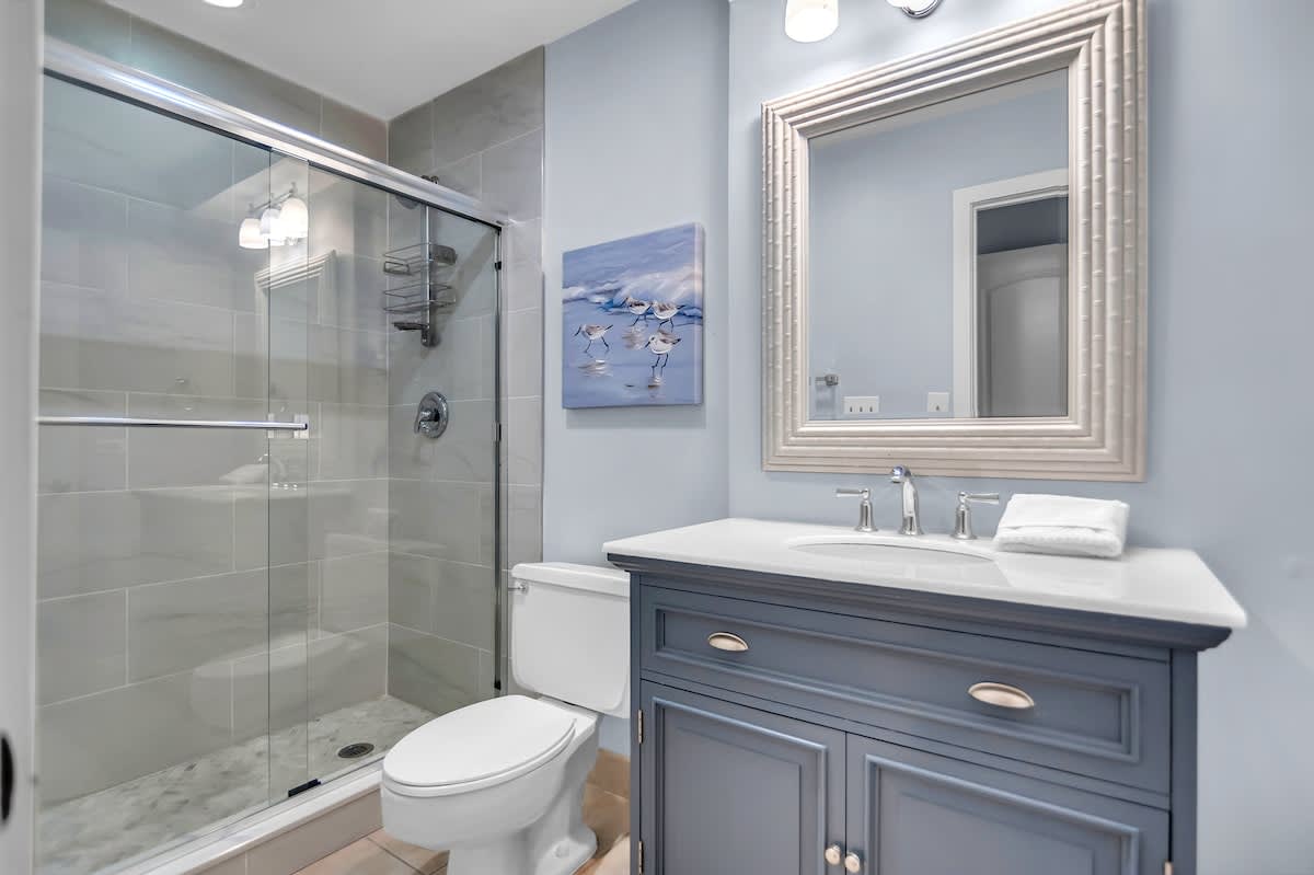 Primary En-Suite Bathroom
