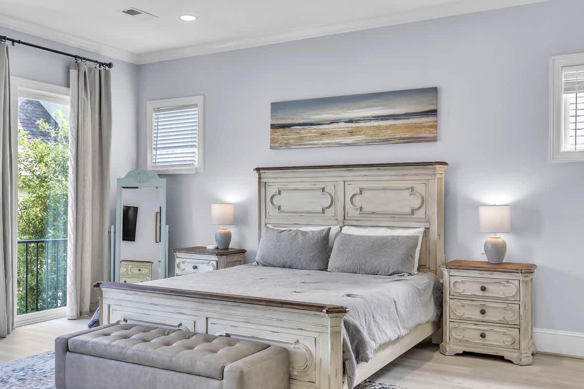 Primary Suite with King Bed, Private Balcony, and En-Suite Bathroom