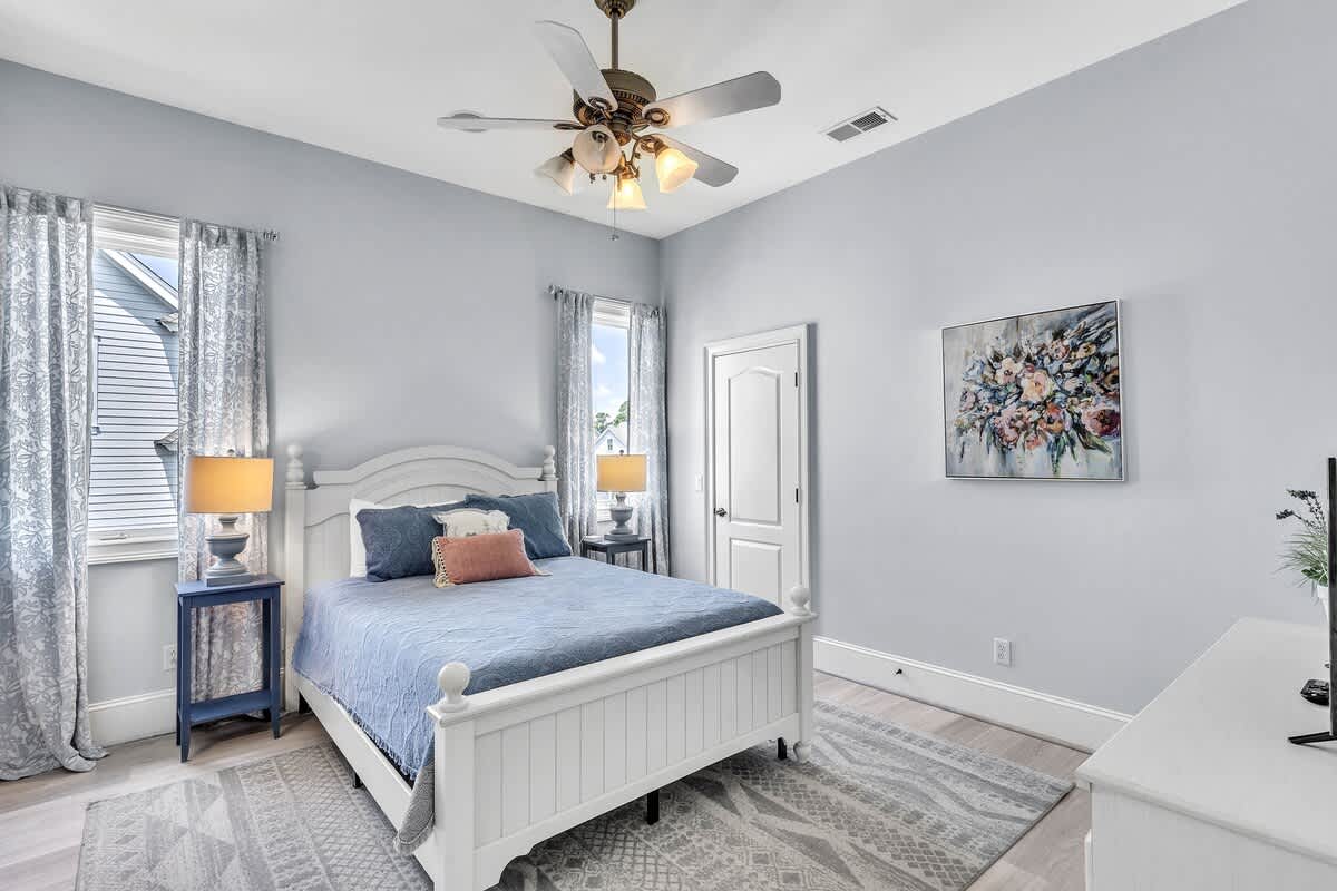 Guest Bedroom with Queen Bed