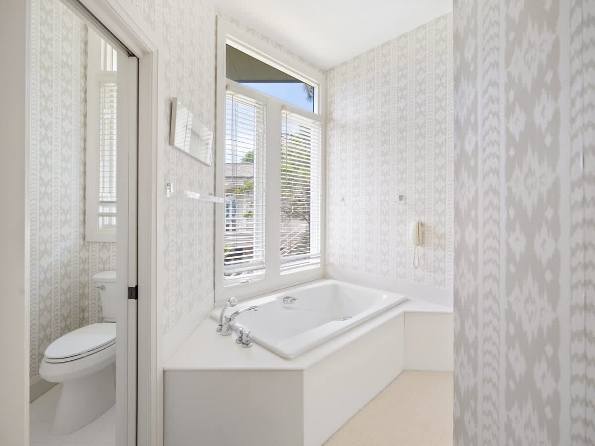Primary En-Suite Bathroom