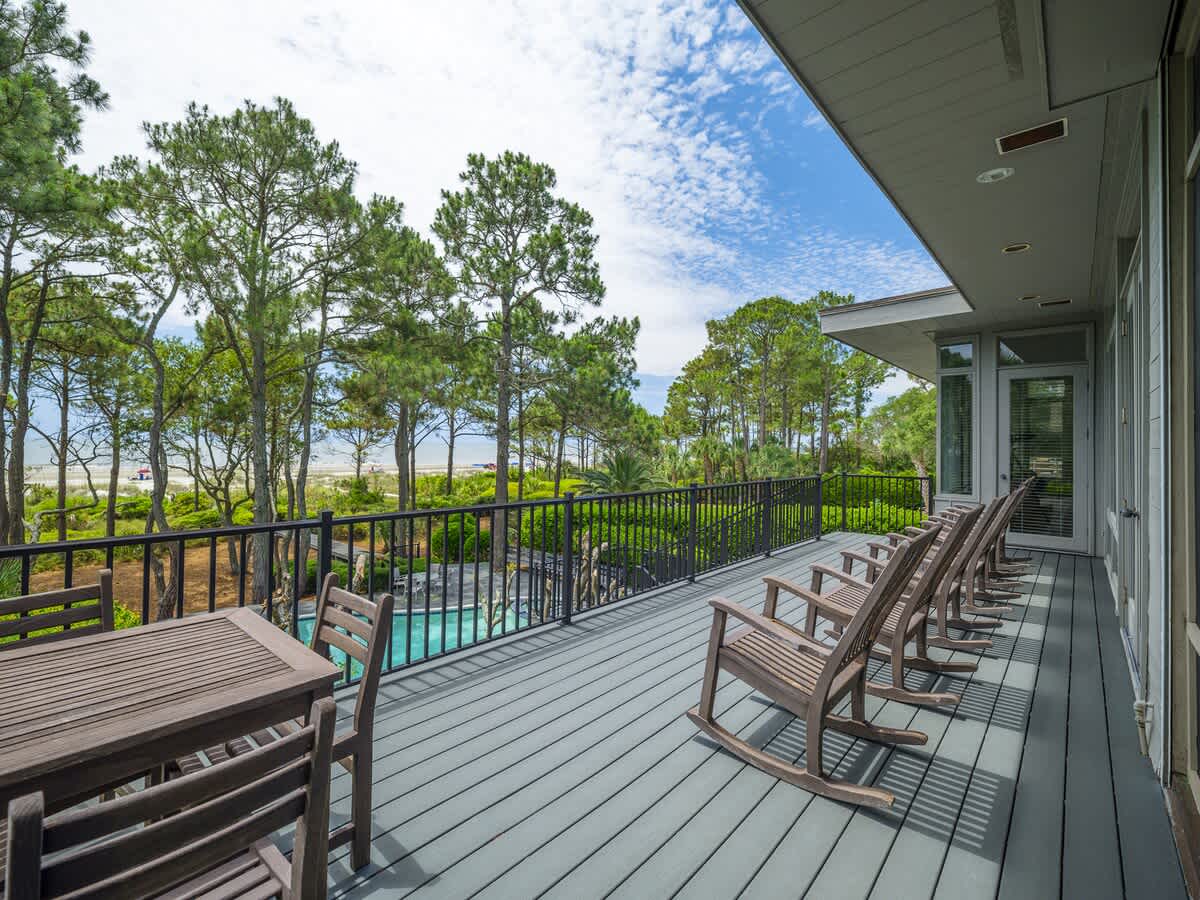 Large Deck Overlooking Ocean and Private Pool!