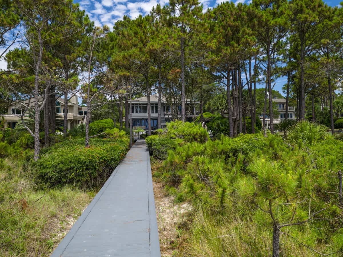 Private Boardwalk to Beach!