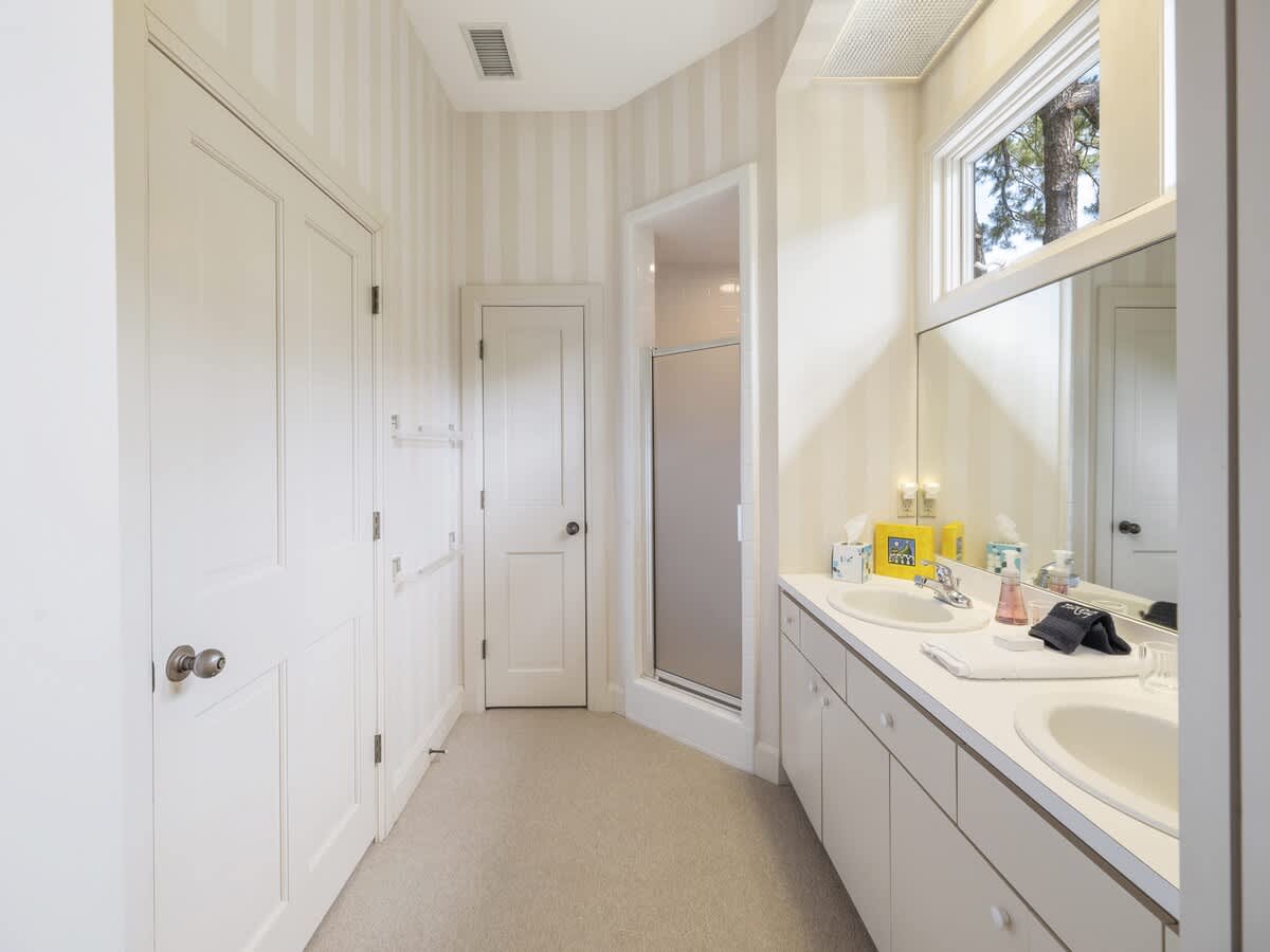 Guest En-Suite Bathroom