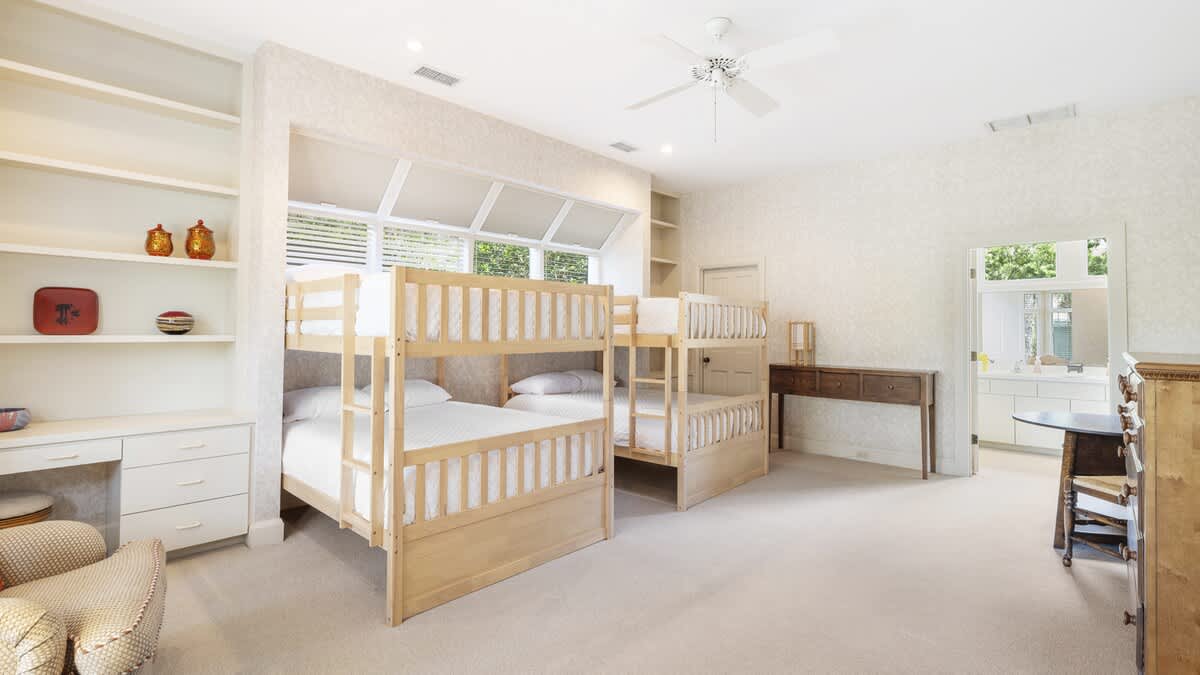 Guest Bedroom with Two Bunk Beds with En-Suite Bathroom