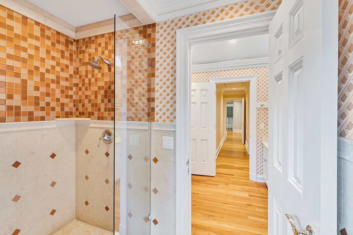 The Peach Suite Bath