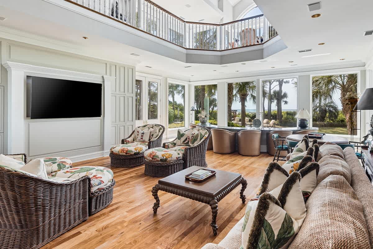 Entertaining and Living Area