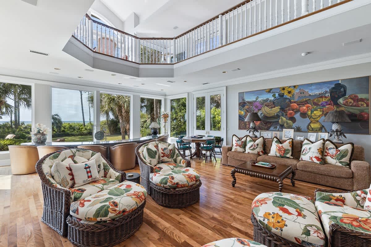 Entertaining and Living Area