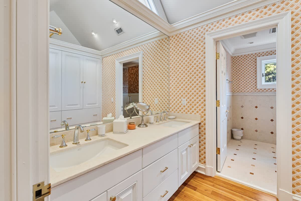 The Peach Suite Bath