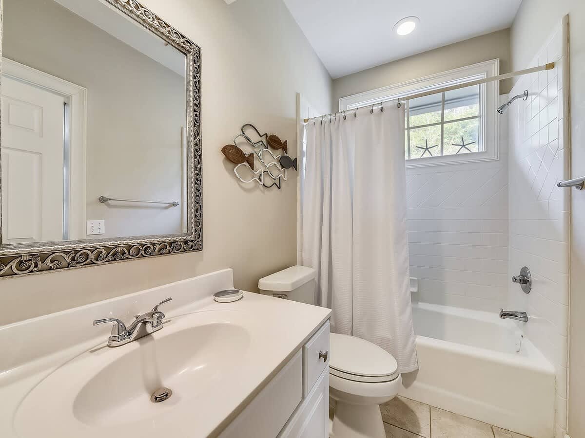 Guest Bathroom with Shower/Tub Combo
