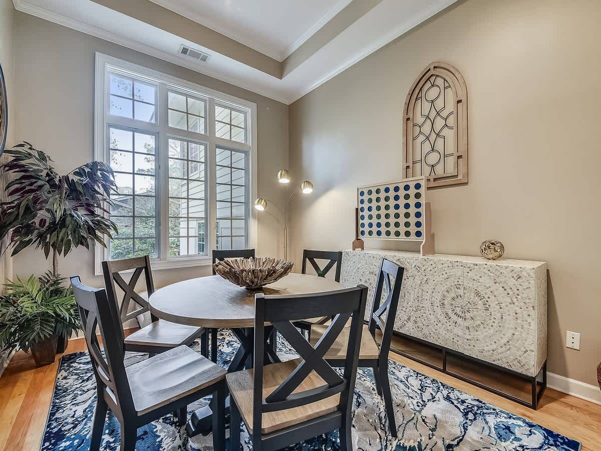 Extra Space for Dining