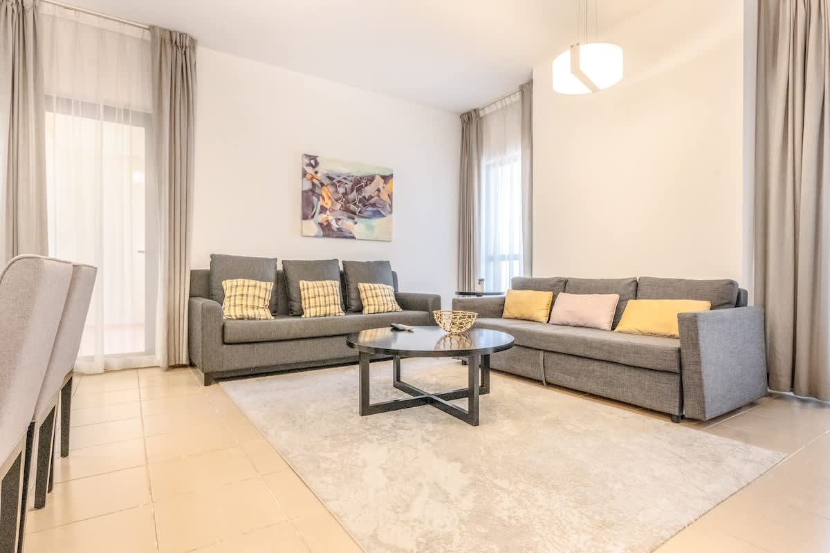 1BR Apartment with Pool & Gym in Dubai - Image 3