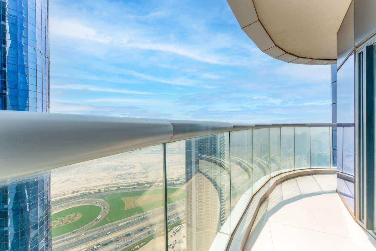 Luxury 3BR Apartment with Pool & Gym in Dubai - Image 31