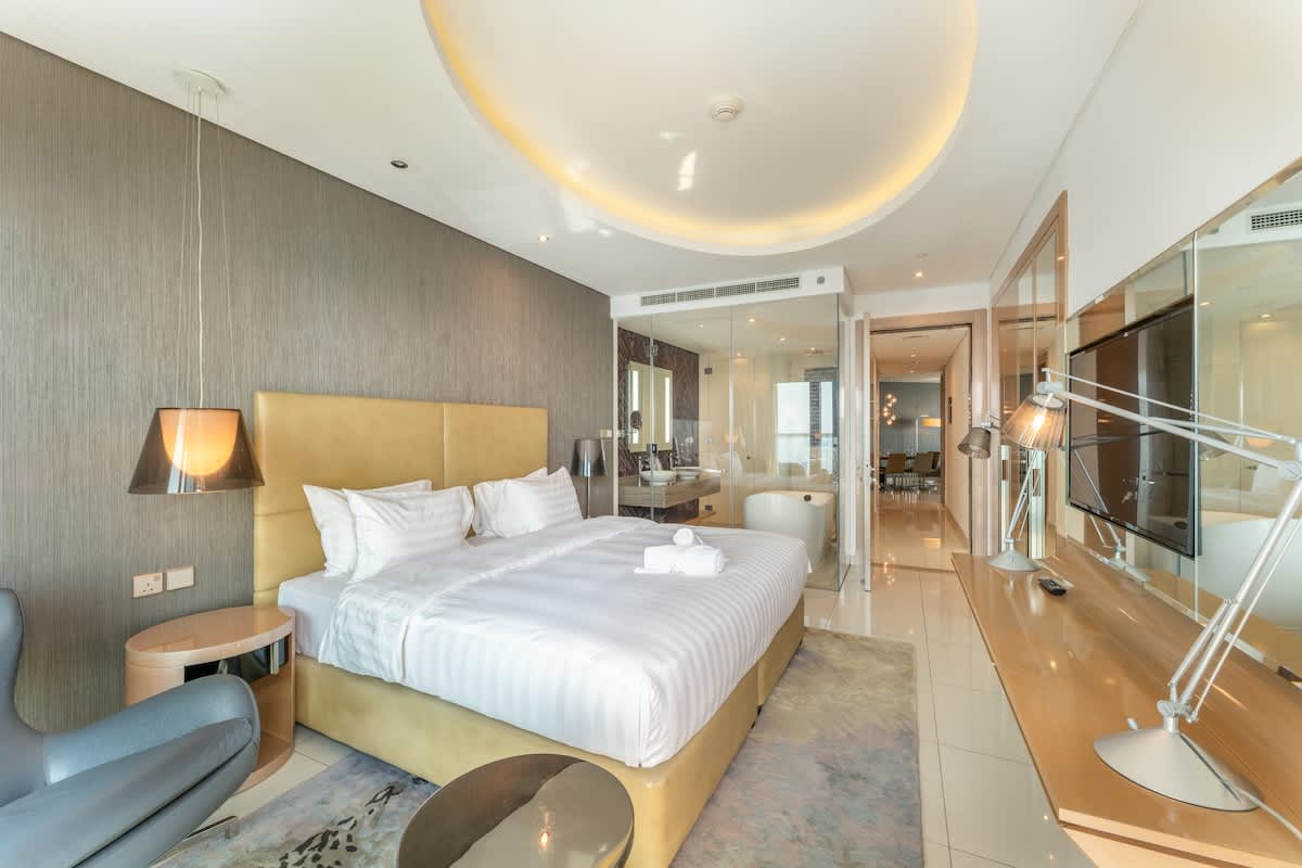 Luxury 3BR Apartment with Pool & Gym in Dubai - Image 13