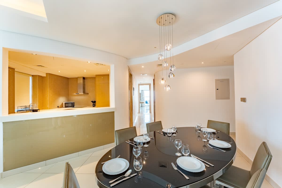 Luxury 3BR Apartment with Pool & Gym in Dubai - Image 11