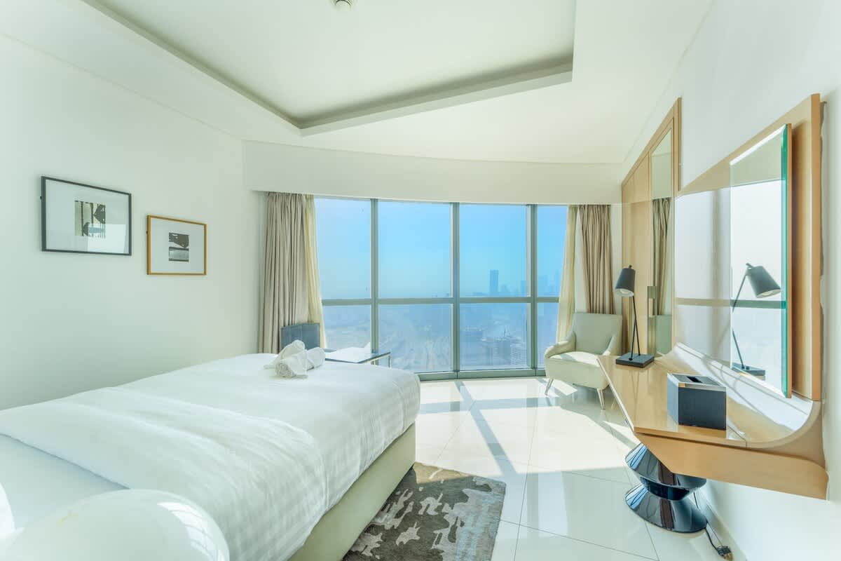 Luxury 3BR Apartment with Pool & Gym in Dubai - Image 18