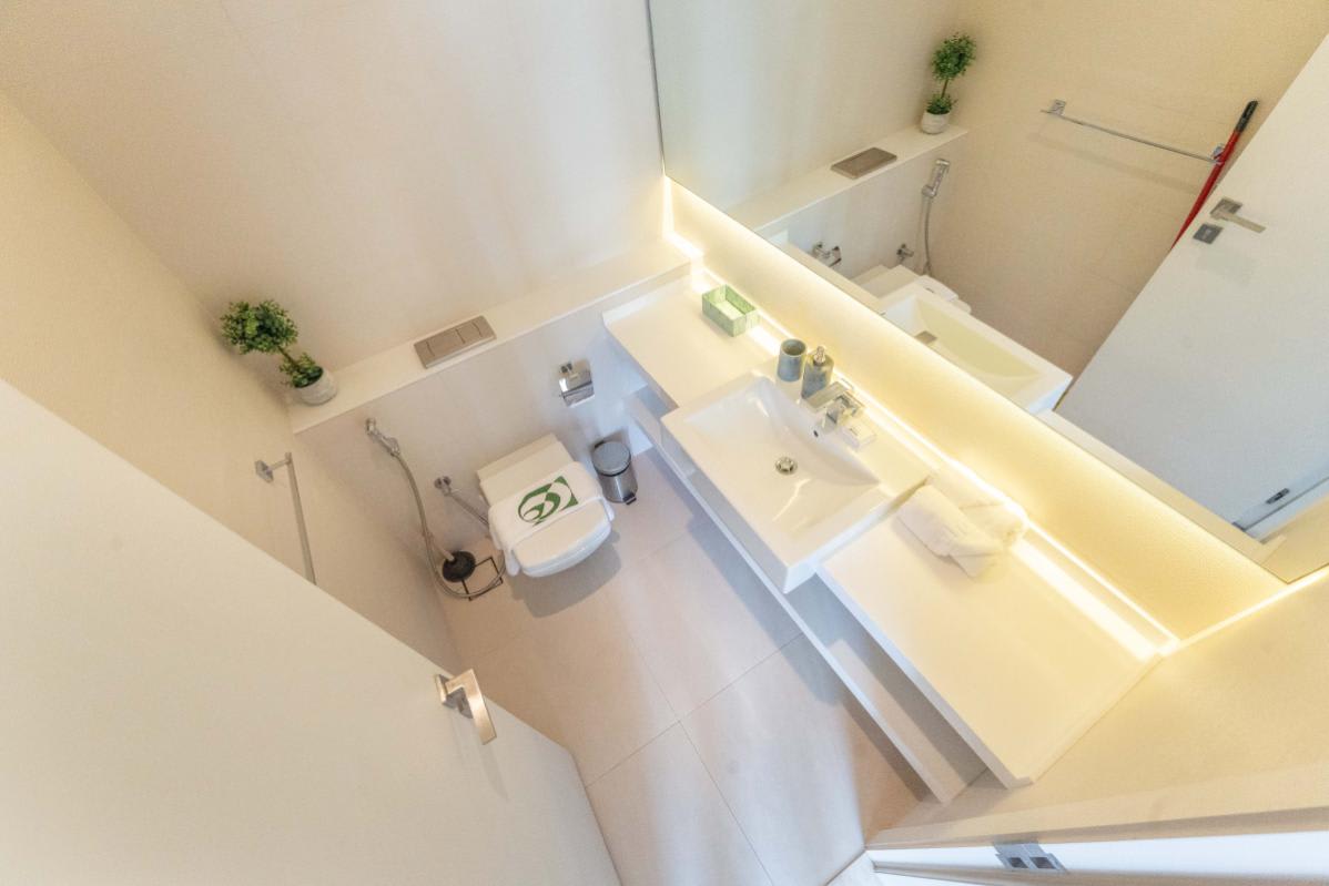 West Avenue: Stylish 1BR near Dubai Attractions - Image 7