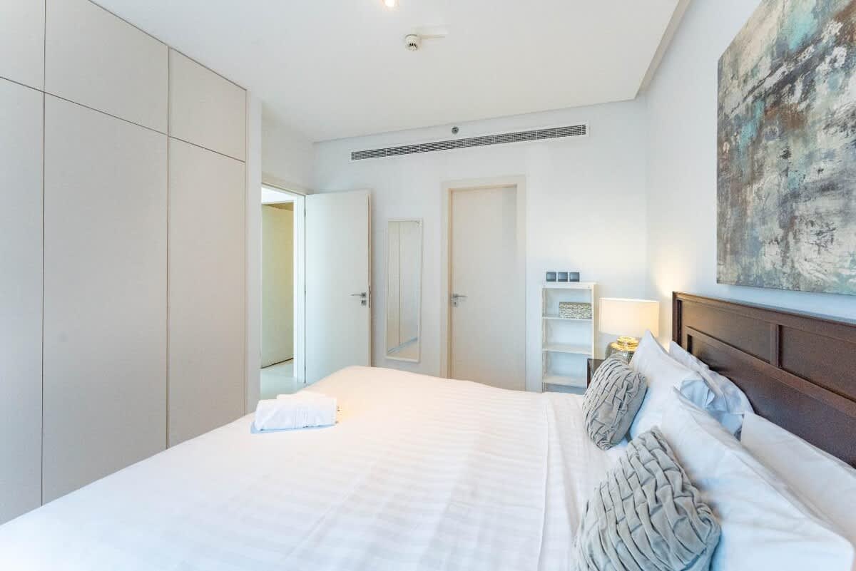 West Avenue: Stylish 1BR near Dubai Attractions - Image 14