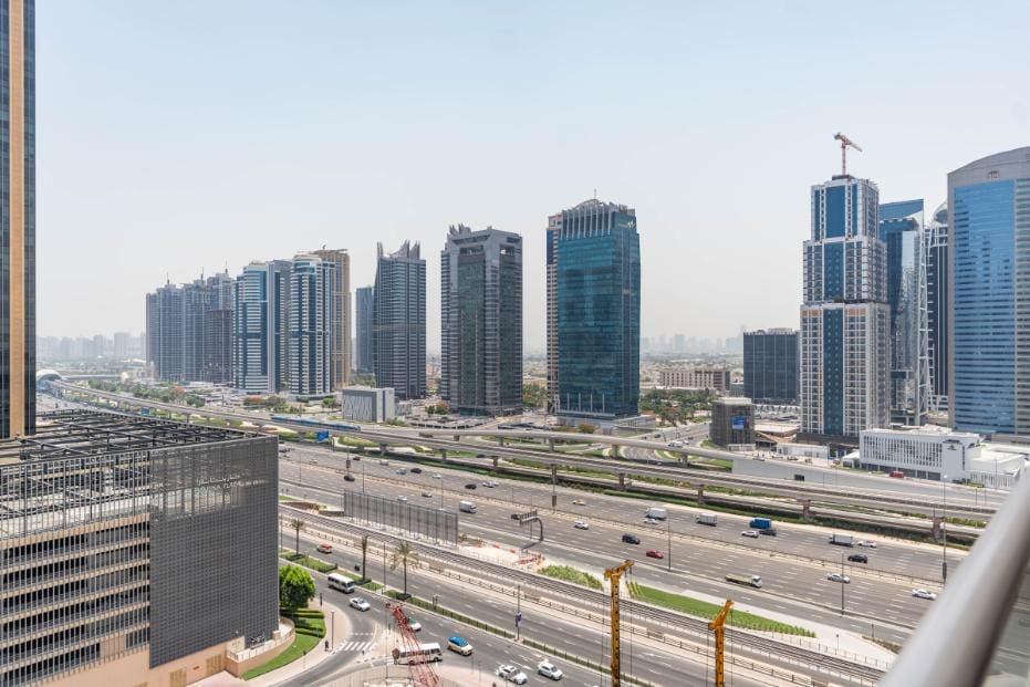 West Avenue: Stylish 1BR near Dubai Attractions - Image 5