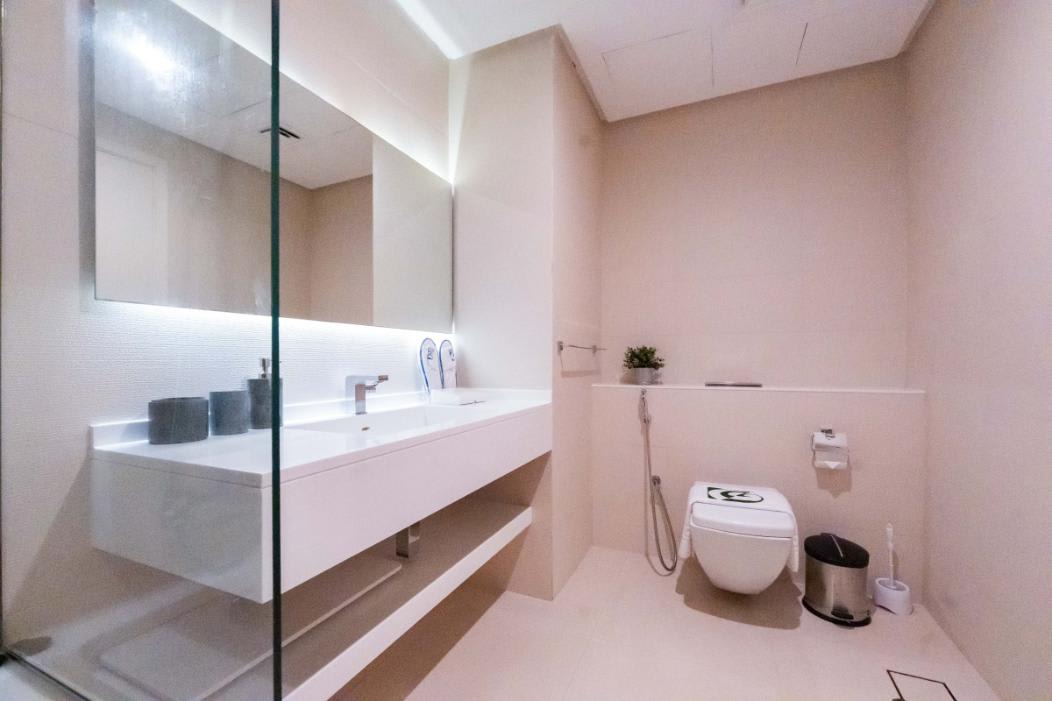 West Avenue: Stylish 1BR near Dubai Attractions - Image 13