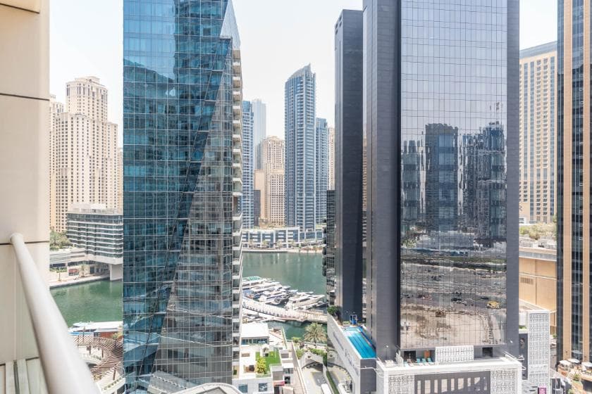 West Avenue: Stylish 1BR near Dubai Attractions - Image 15