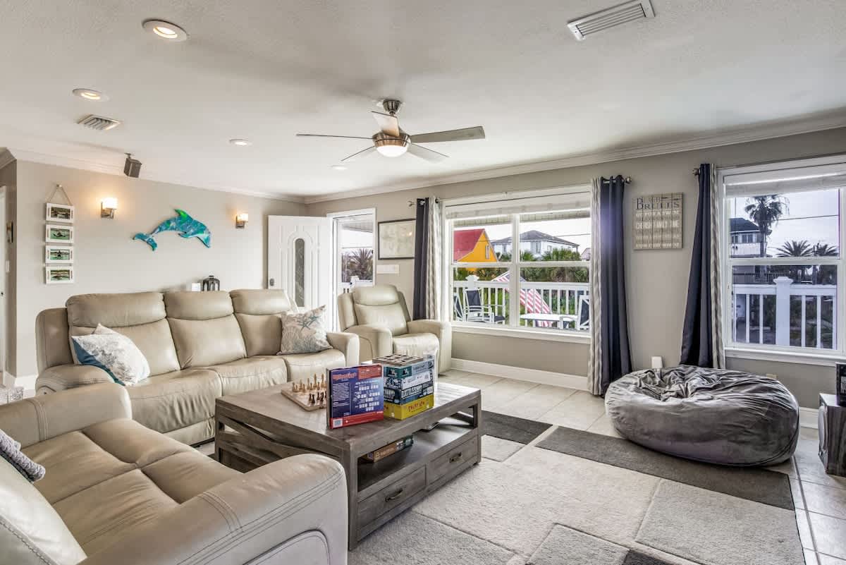 Sandy Dolphin Steps to Beach Poolside Fun