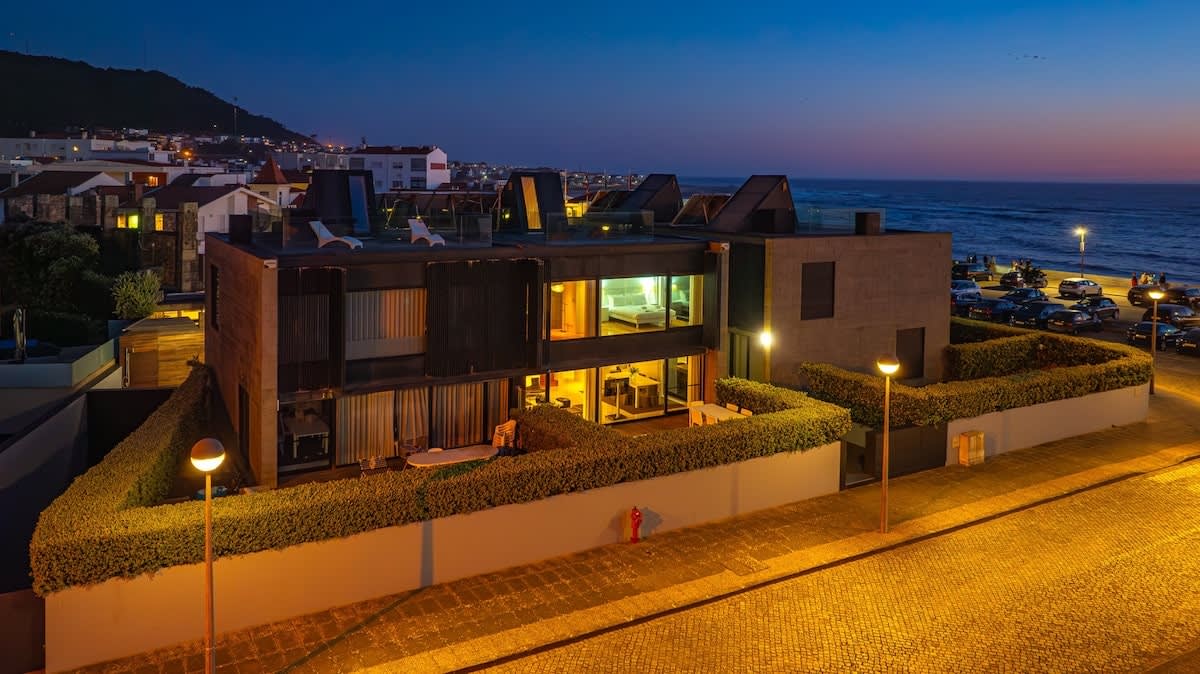 Moledo Front Beach w/Sunset Views and Pool